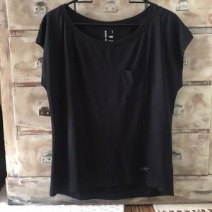 Arc’teryx Small shirt..